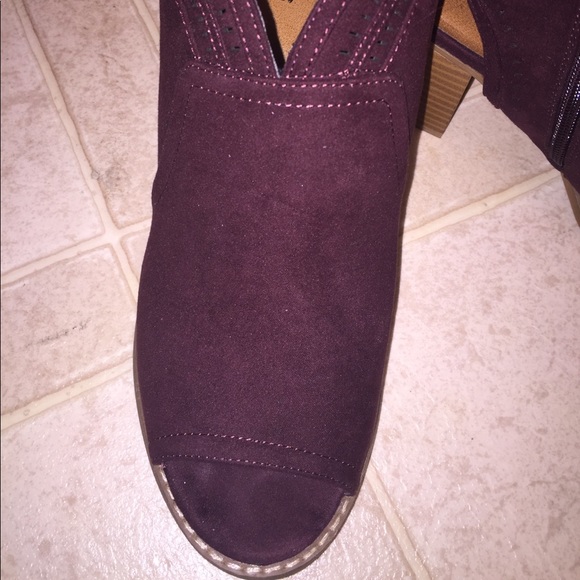SONOMA BURGUNDY PEEP TOE SLING BACK ANKLE BOOTIES - Picture 2 of 5
